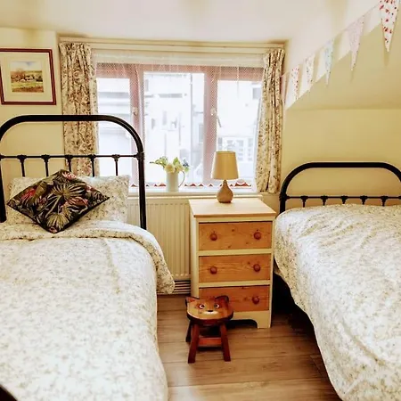 Spacious Charming Cottage Near Lake And Sea Hornsea Exterior photo