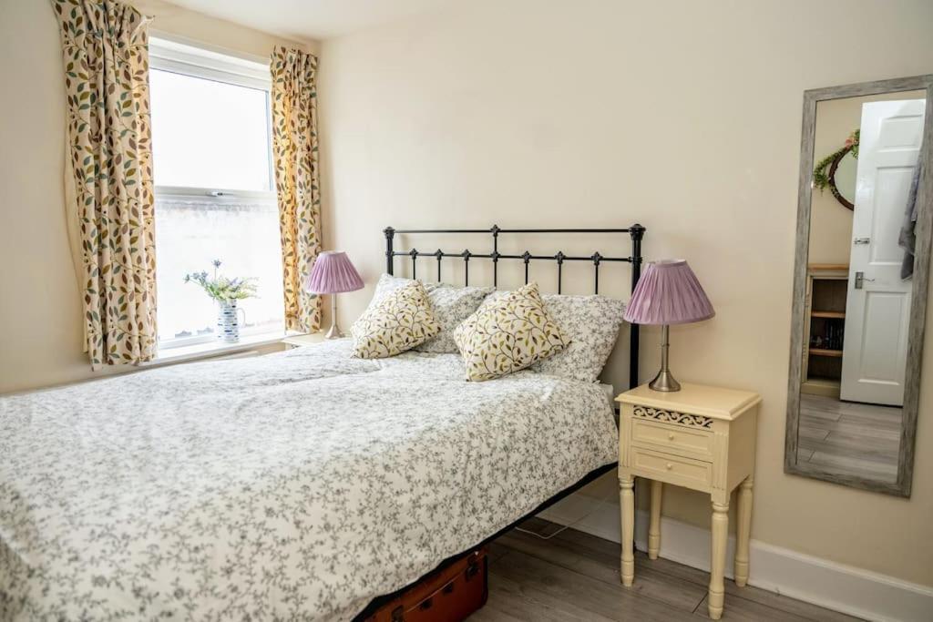 Spacious Charming Near And Sea Holiday home
